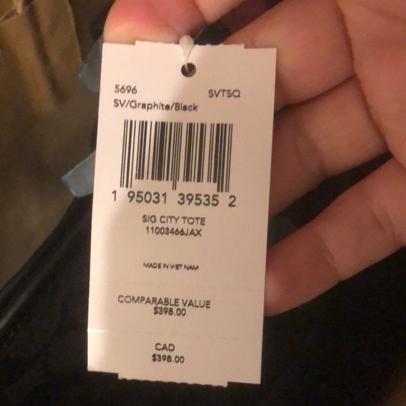 Coach brand new sig city tote black - Picture 9 of 9